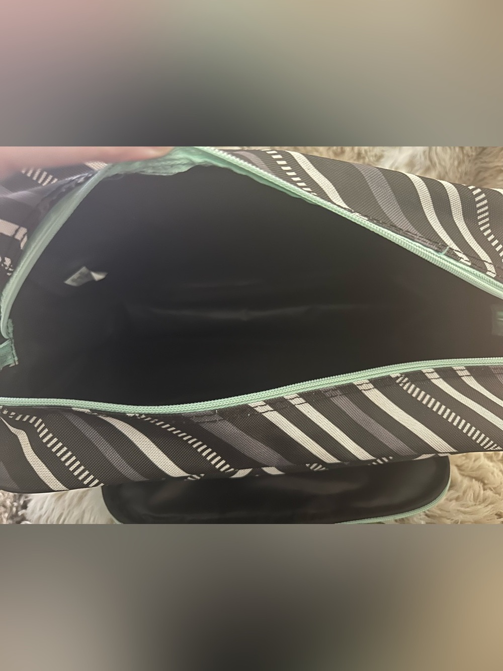 Magellan Outdoors Black & White Chevron Travel Crossbody with Mint Trim - Picture 5 of 7